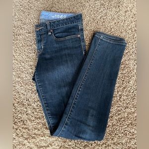 Woman’s GAP 1969 Straight/Skinny Jeans - 28/6
